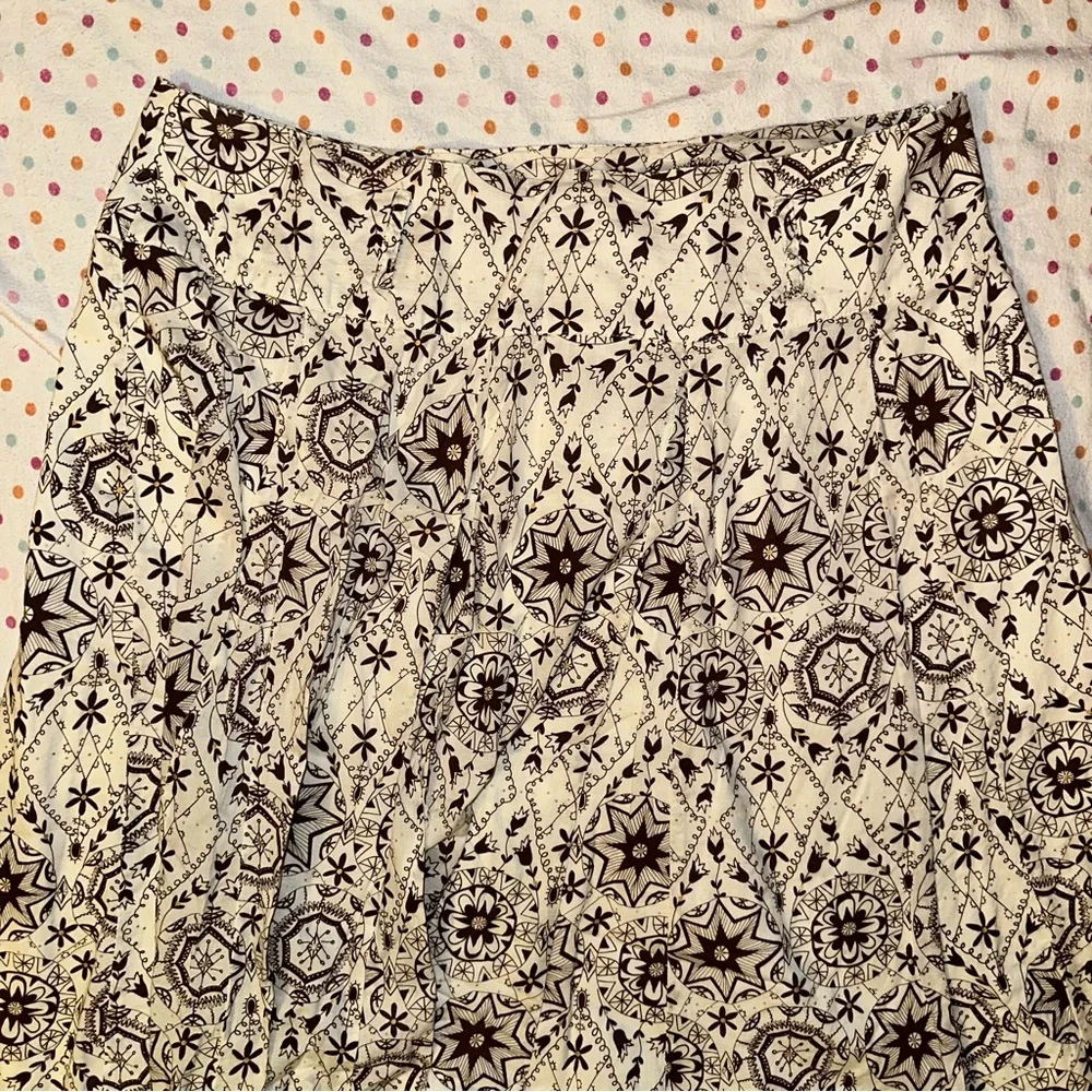 Apt. 9 Cream Boho Skirt - Size 12 Pleated Waist Flared Floral Stars - Picture 2 of 4